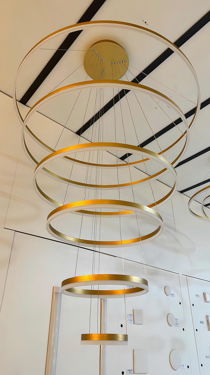 Lustre Pendente Anéis Sofisticado 6 Aros Led 3500k 160w Cor Dourado