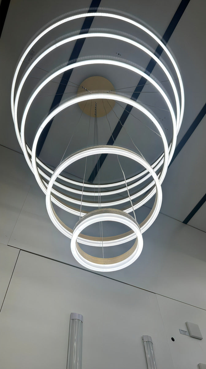 Lustre Pendente Anéis Sofisticado 6 Aros Led 3500k 160w Cor Dourado