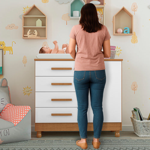 Comoda Trocador Bebe Colchão Impermeável Pé Regulador Altura